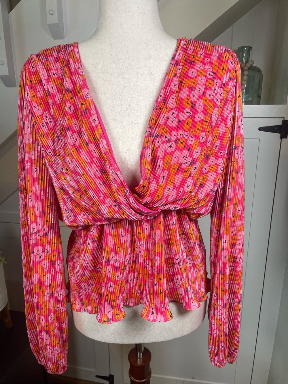 Petal & Pup Minelli Pleat Top Hot Pink Orange Floral V Neck Plisse Blouse L